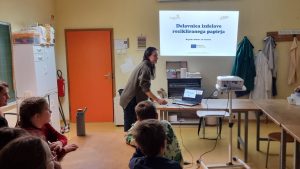 Kreativne radionice recikliranog papira i prirodnih boja: iskustva iz rada s odraslim osobama s multiplom sklerozom i djecom s posebnim potrebama